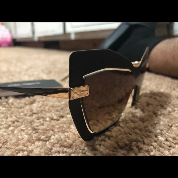 Dolce & gabbana sun glasses - Picture 8 of 8